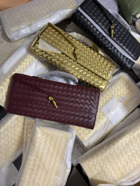 Latch bag
