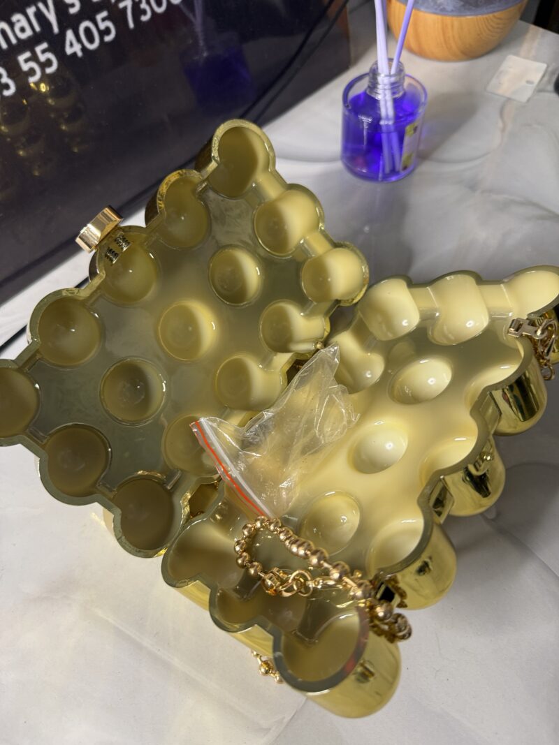 Bubble acrylic clutch bag - Image 2